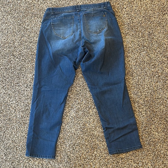 Democracy Blue Straight Leg Jeans - Picture 4 of 4